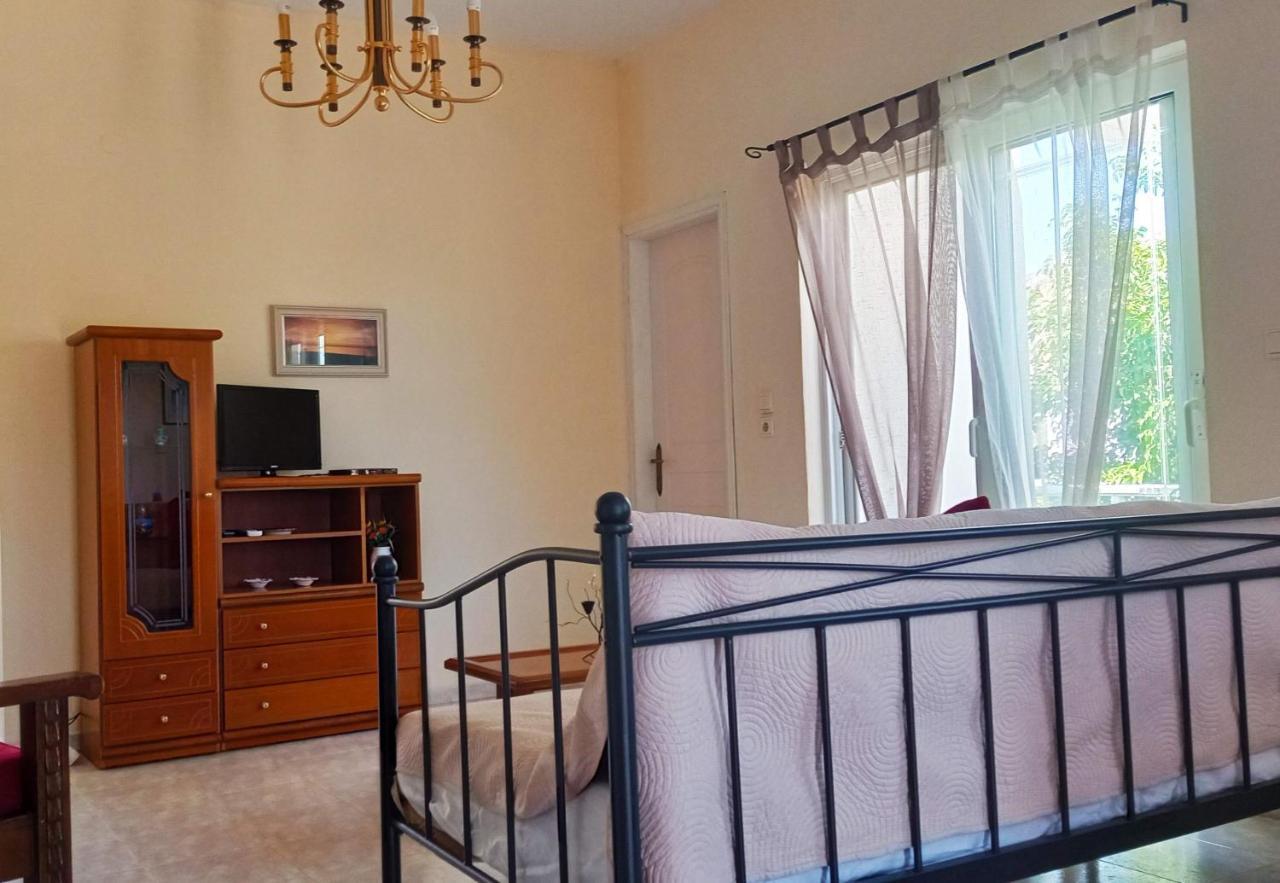 Marilen Apartment Livadia  Room photo